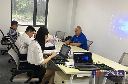 目前,公司已注册,并和多位明星接洽交流过,还对接了工厂,核心运营团队